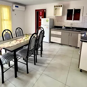 hermoso-departamento-con-vista-a-las-montanas.hotelsmendoza.com/